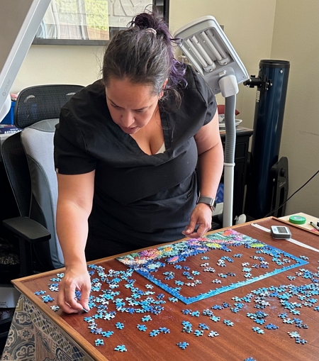 Working a puzzle picture