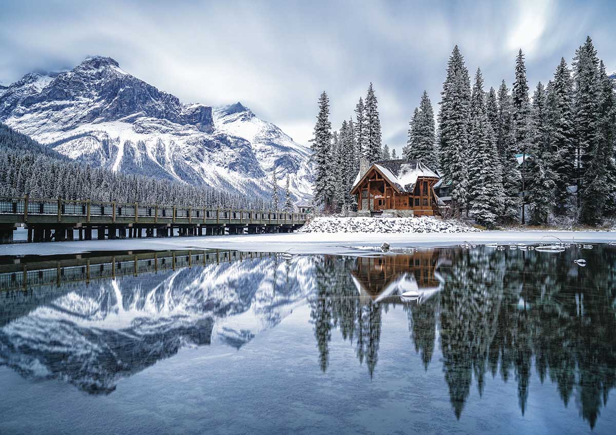 Emerald Lake - Scratch and Dent Canada Jigsaw Puzzle