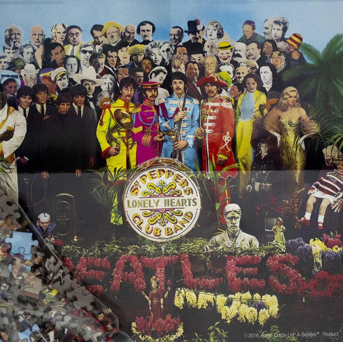 Beatles-Sgt Pepper's Lonely Hearts Famous People Jigsaw Puzzle