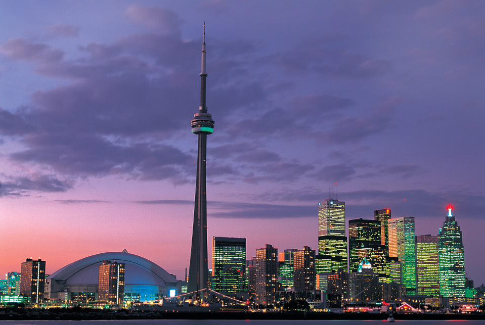 CN Tower Toronto, Canada Landmarks & Monuments Glow in the Dark Puzzle