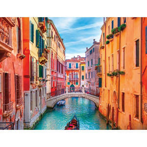 Sur les canaux de Venise Italy By Nathan