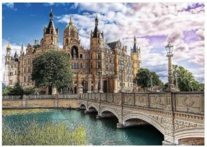 Castle on the Island Lakes & Rivers Jigsaw Puzzle By Trefl