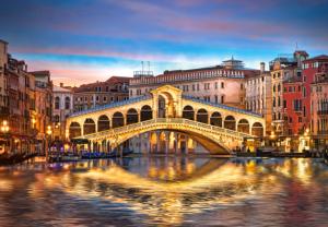 Rialto by Night Lakes & Rivers Jigsaw Puzzle By Castorland